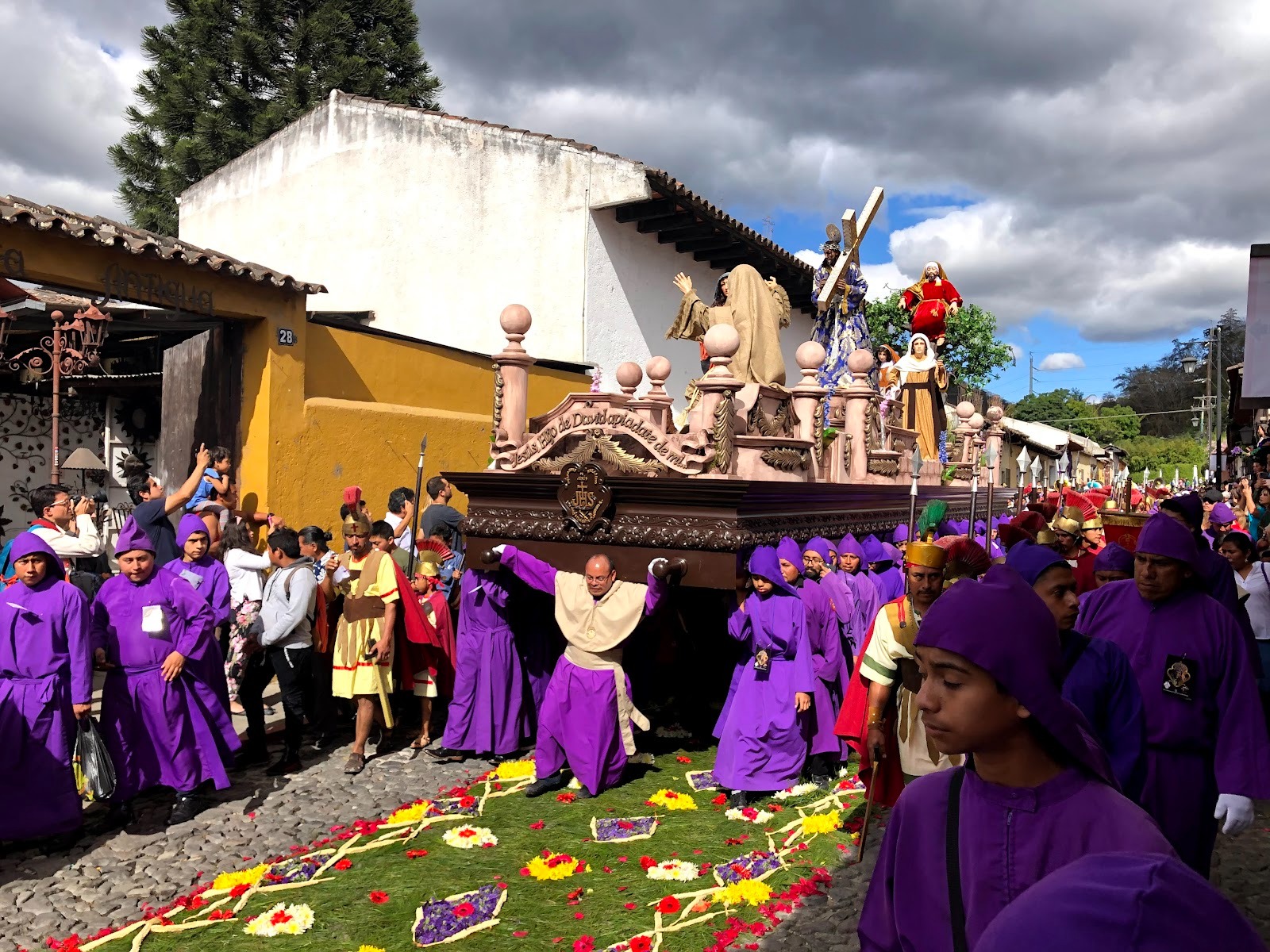 ※ ５週間続く世界的な大祭、２週目で中止に